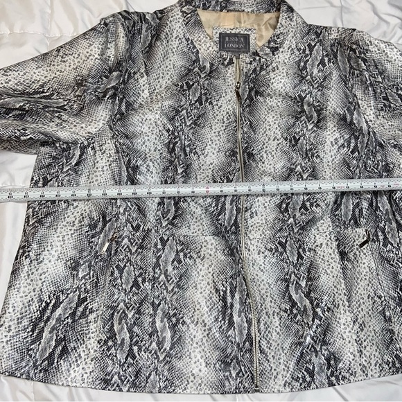 Jessica London Snakeskin Leather Bomber Jacket Size 32W Black White Animal Print - Picture 5 of 8